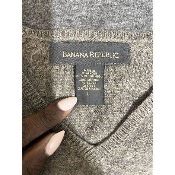 Banana Republic 100% Merino Wool V-Neck Sweater Sz L Classic Casual Capsule - Picture 2 of 7